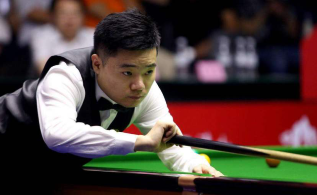 中场一直被 中场一直被