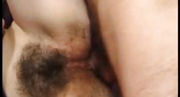 phim sex trai đẹp sục Ngồi xổm trên vòi nước béo của phim xes khong che hàng xóm bên hồ bơi.